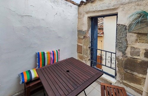 Pomerols House | 2 bedroom accommodation in Pomerols