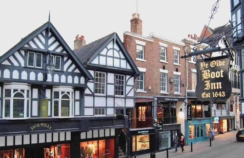 Chester House | 2 bedroom accommodation in Chester