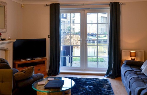 Lincoln Cottage | 2 bedroom accommodation in Burton Waters, near Lincoln