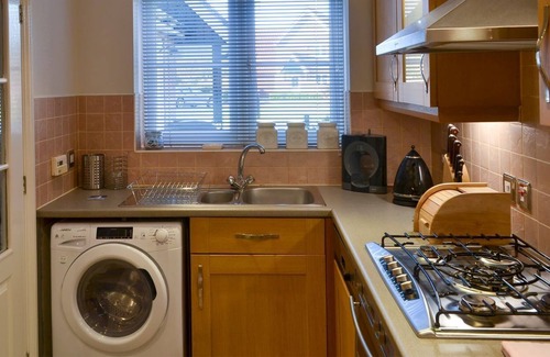 Lincoln Cottage | 2 bedroom accommodation in Burton Waters, near Lincoln