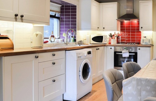 Bangor Cottage | 2 bedroom accommodation in Llandygai, near Bangor