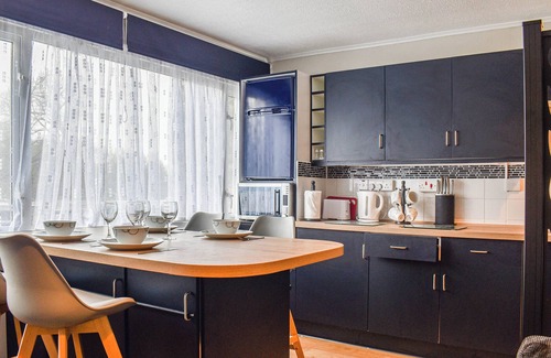 Cowes Cottage | 2 bedroom accommodation in Gurnard Pines, near Cowes