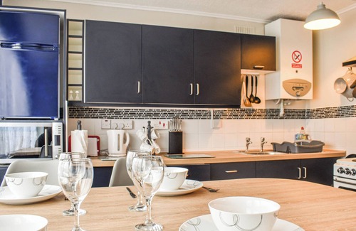 Cowes Cottage | 2 bedroom accommodation in Gurnard Pines, near Cowes