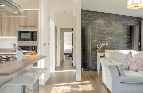 Ryde Ski Chalet | 2 bedroom accommodation in Wootton Bridge, Nr Cowes