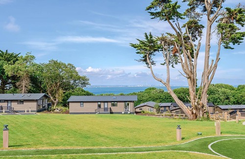 Ryde Ski Chalet | 2 bedroom accommodation in Wootton Bridge, Nr Cowes