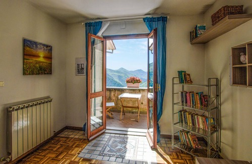 Uscio House | 2 bedroom amazing home in Uscio