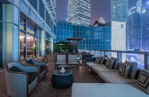 Lujiazui Apartment | 2 Bedroom Apartment w/Study Room at at Huaihai Road Huangpu Shanghai