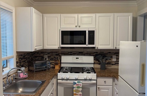 New Canaan Apartment | 2-bedroom apartment in New Canaan with AC/Heating/Wifi/etc