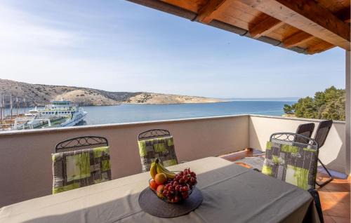 Lopar Apartment | 2 Bedroom Beautiful Apartment In Lopar