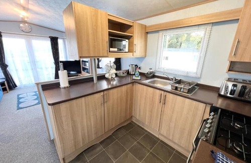 Shanklin House | 2 Bedroom Caravan NV13, Lower Hyde, Shanklin, Isle of Wight