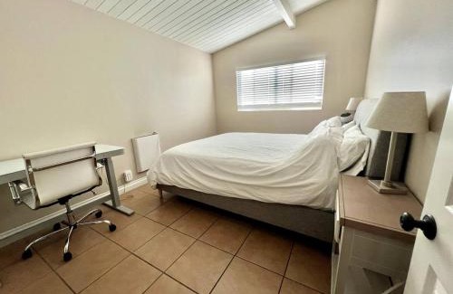 West Beach Apartment | 2 Bedroom close to downtown and beach