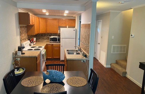 Fairfield Bay Condo | 2-bedroom condo in beautiful Fairfield Bay close to amenities.