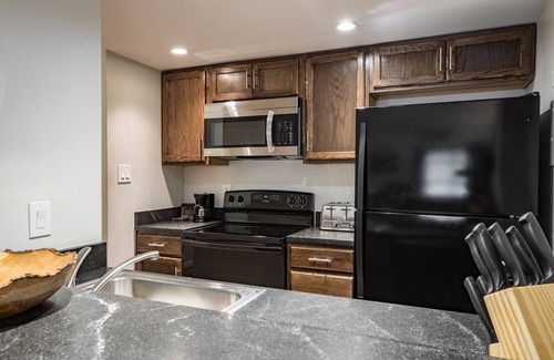 Vail Condo | 2 Bedroom Condo in Vail! Newly Renovated inside the Evergreen Lodge, Unit 609