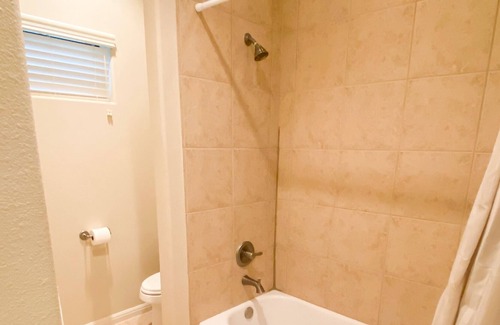 New Braunfels Condo | 2 Bedroom Condo on The Bandit Golf Course-unit 202