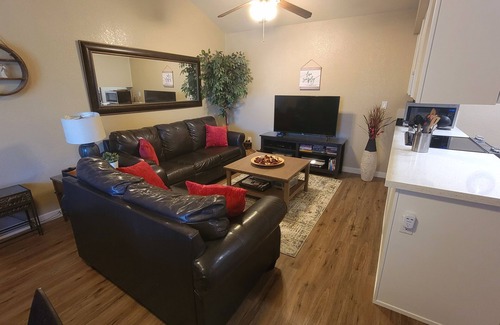 Apache Junction Condo | 2 Bedroom Condo-Mountain Views-Heated Pool