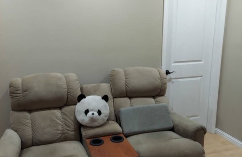 Washington - Guadalupe Condo | 2-bedroom condo with WiFi, AC