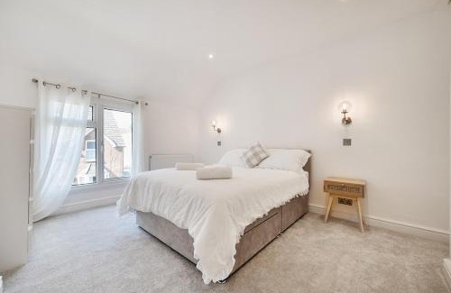 Haslemere Apartment | 2 Bedroom Cottage in Haslemere 2 X Double Beds