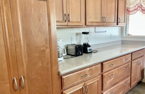 Ewa Cottage | 2-bedroom cottage in Ewa Beach with AC, parking