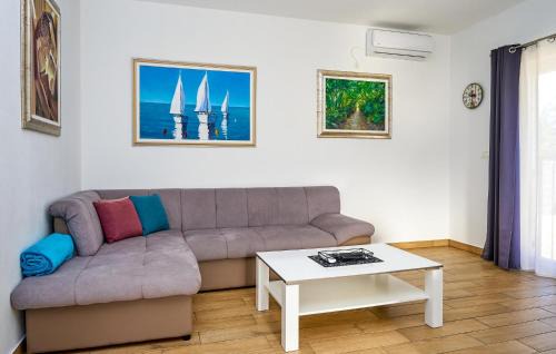 Rukavac House | 2 Bedroom Cozy Apartment In Rukavac