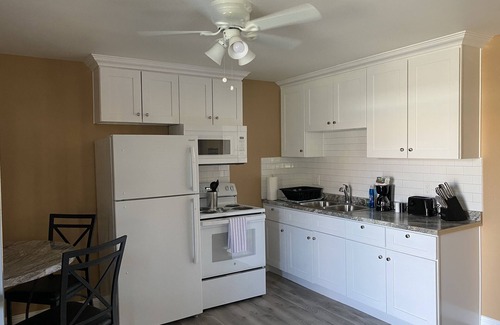 Bullhead City Apartment | 2 bedroom cozy family suite near casinos and rivers