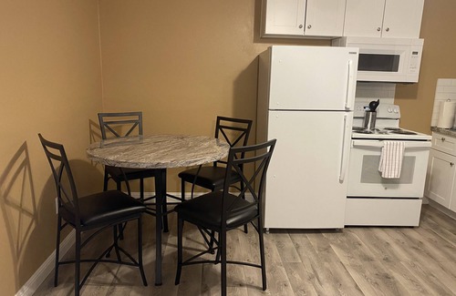 Bullhead City Apartment | 2 bedroom cozy family suite near casinos and rivers