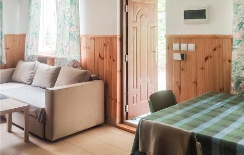Karniewek House | 2 Bedroom Cozy Home In Popowo-Letnisko