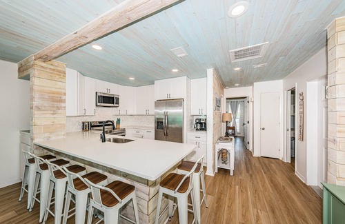 Redington Shores Apartment | 2 Bedroom Cozy & Coastal Vacation Home Steps Away from Beach