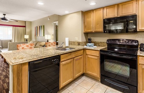 Survey Creek Resort | 2 Bedroom Deluxe at Club Wyndham Palm-Aire