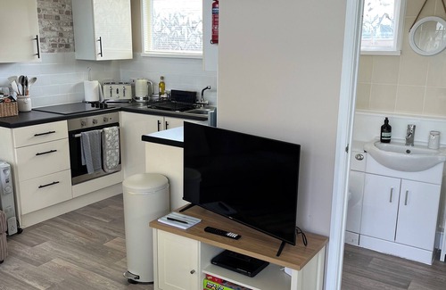Stalham Ski Chalet | 2 bedroom detached chalet, Broadside Chalet Park