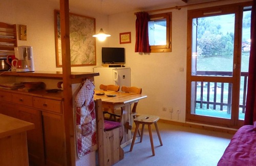 Areches Apartment | 2-Bedroom Duplex, Pool, Close to Lifts, Sleeps 6