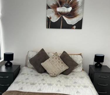 Wellingborough Apartment | 2 Bedroom Flat Ground Floor in Town Center