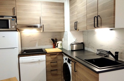 Les Adrets Apartment | 2-Bedroom Cabin Near Slopes, New Kitchen, Balcony, 4 Pax