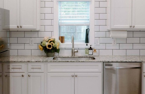 Green Meadow House | 2 bedroom guesthouse with private fenced in yard!