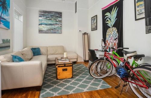 East Hill House | 2 bedroom home near Downtown *NO ADD'L FEES*