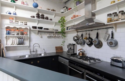 Dulwich House | 2-bedroom house with balcony & garden access