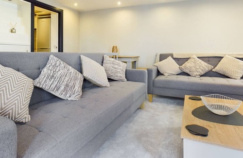 Oxton House | 2 Bedroom House, Heart of Oxton Village