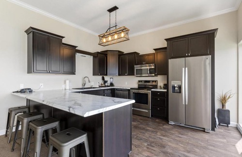 Ridgedale House | 2 Bedroom Lake View Villa - Unit 401