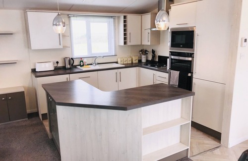 Shanklin House | 2 Bedroom Lodge, OG30, Lower Hyde, Shanklin, Isle of Wight