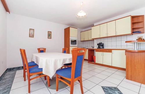 Grizane Apartment | 2 bedroom lovely apartment in Grizane