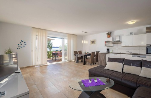 Municipality of Omisalj Apartment | 2 bedroom lovely apartment in Omisalj