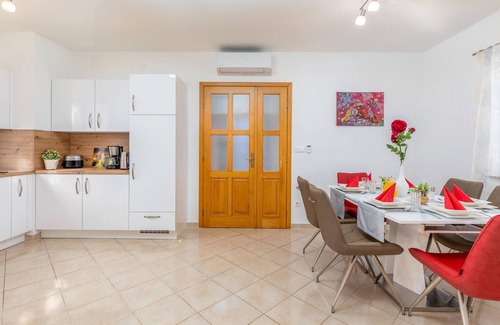 Musalez House | 2 bedroom lovely home in Musalez