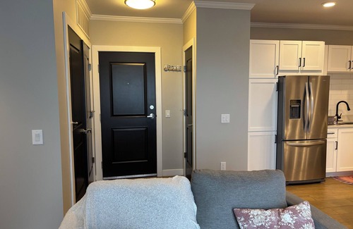 West Chester Apartment | 2-bedroom luxury apartment in marvelous Liberty cTownship with AC, fitness room