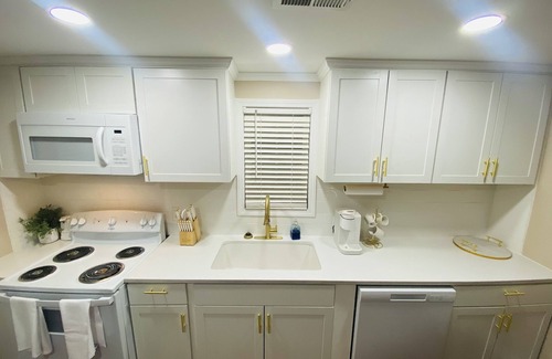 Greensboro House | 2 Bedroom Luxury Home Near Downtown