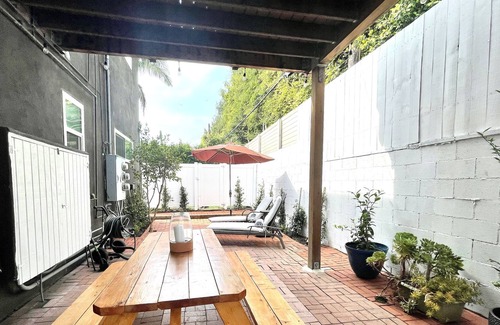 Culver - West Apartment | 2 Bedroom Minutes to Venice Beach large private Yard