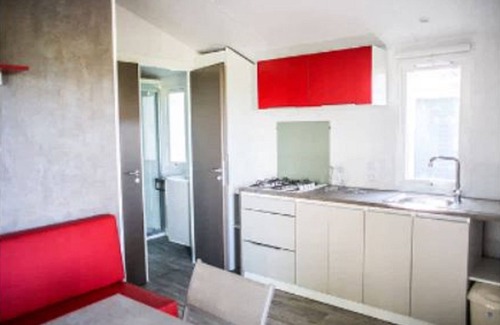 Domazan House | 2-bedroom mobile home rentals