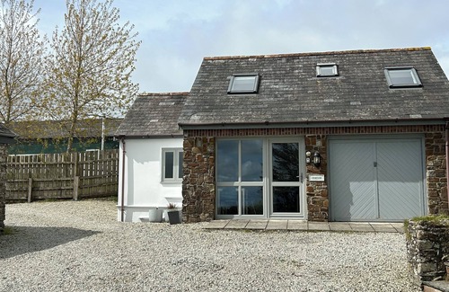 Bude House | 2 bedroom modern property in peaceful location close to the golf course