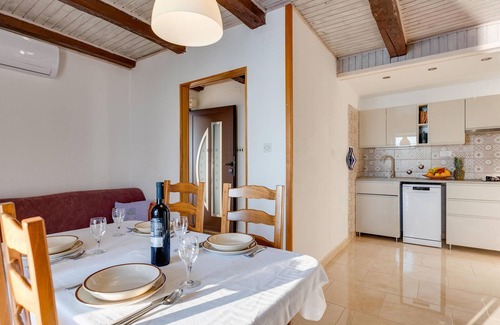 Stara Baska Apartment | 2 bedroom nice apartment in Stara Baska