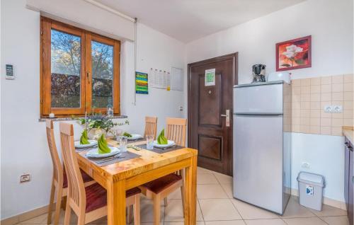 Njivice Apartment | 2 Bedroom Nice Apartment In Njivice