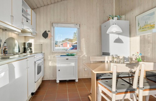 Mommark Strand House | 2 bedroom nice home in Sydals