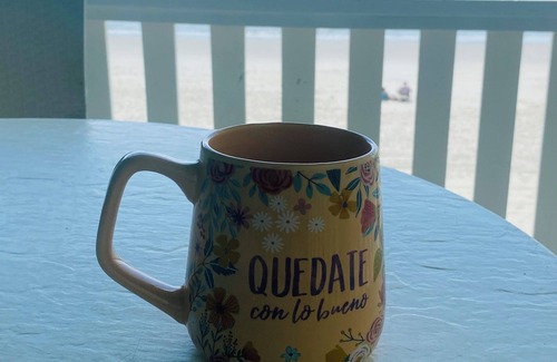 Garden City Condo | 2-bedroom ocean front garden city pier ! Enjoy the waves - linens included !